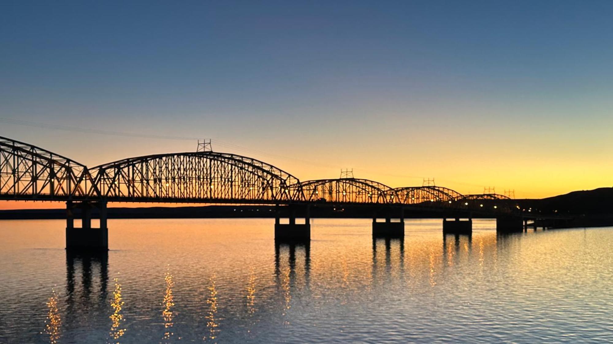 צ'מברליין A Bridge View Inn מראה חיצוני תמונה